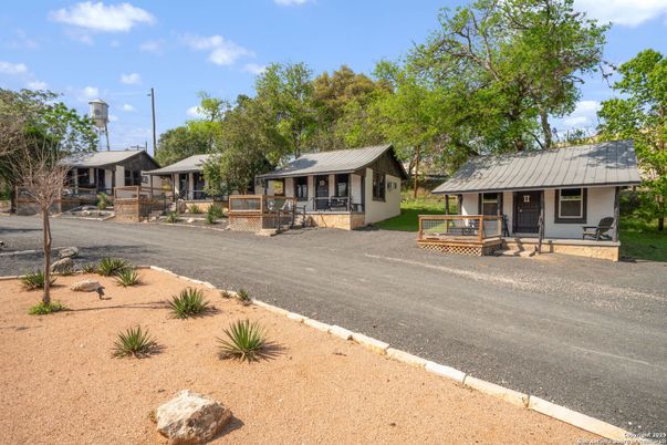 Backyard, Exterior, Facade, Ranch