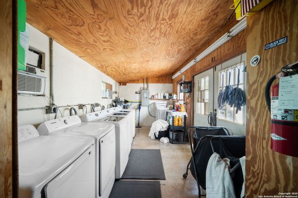 Interior, Washer, Wooden Ceilings