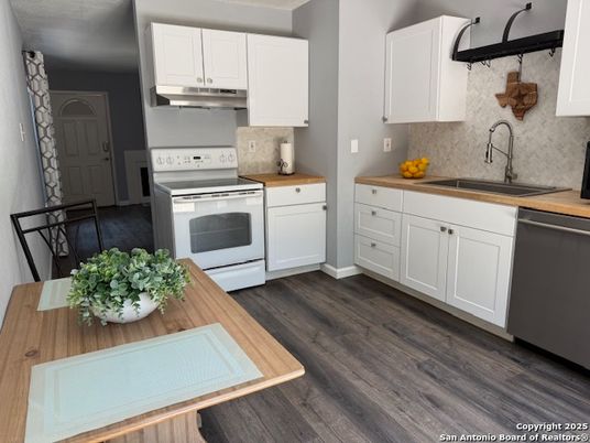 Interior, Kitchen, Wood Texture Flooring