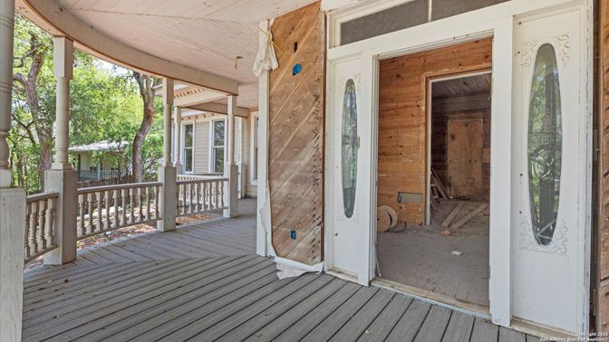 Exterior, Wooden Walls