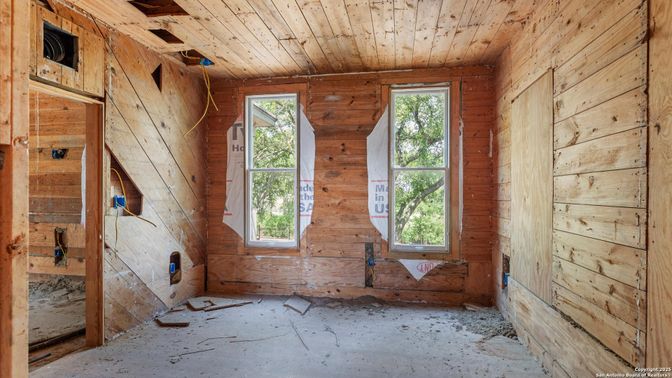Empty room, Interior, Wooden Ceilings, Wooden Walls