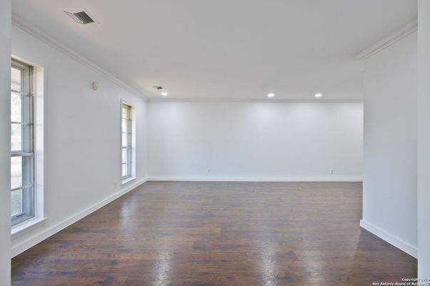 Empty room, Interior, Recessed Lighting, Wood Texture Flooring