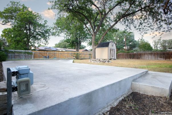 Backyard, Exterior