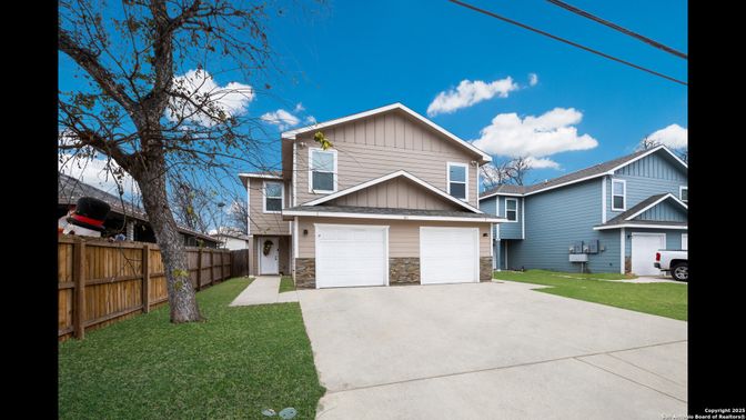 Attached, Exterior, Facade, Split Level