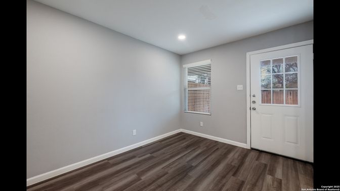 Empty room, Interior, Recessed Lighting, Wood Texture Flooring