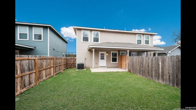 Backyard, Exterior, Facade, Raised Ranch