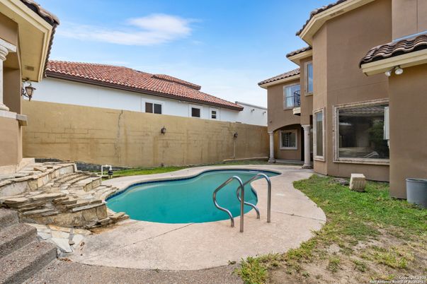 Exterior, Pool