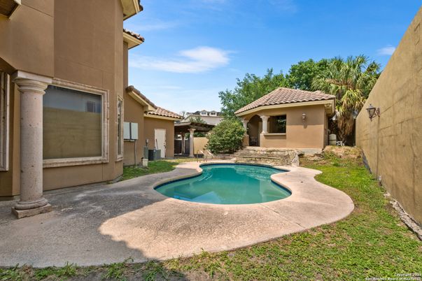 Exterior, Pool