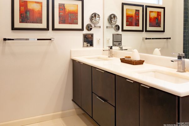 Bathroom, Dual Sink Vanities, Interior