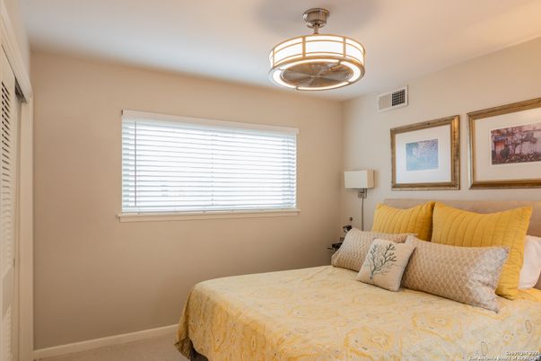 Bedroom, Interior, Pendant Lights