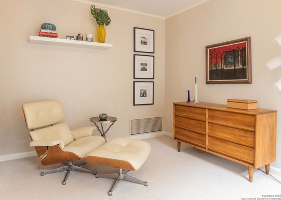 Home Office, Interior