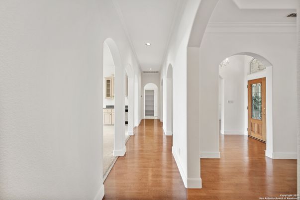 Interior, Recessed Lighting, Wood Texture Flooring