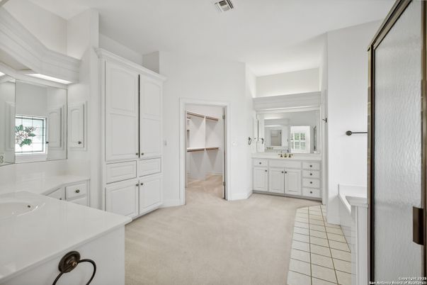 Bathroom, Dual Sink Vanities, Interior