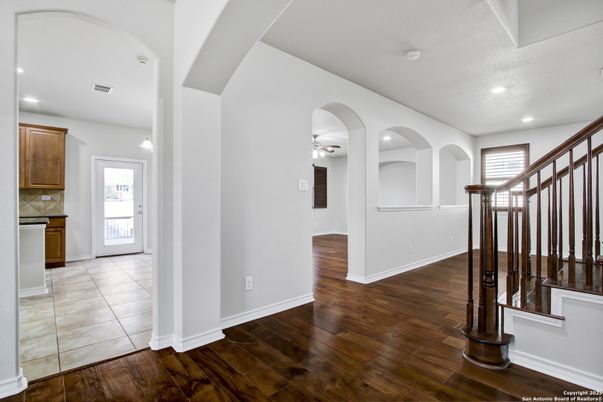 Interior, Pendant Lights, Recessed Lighting, Wood Texture Flooring