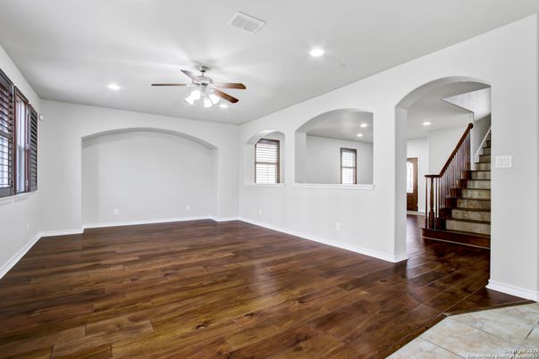 Empty room, Interior, Recessed Lighting, Wood Texture Flooring