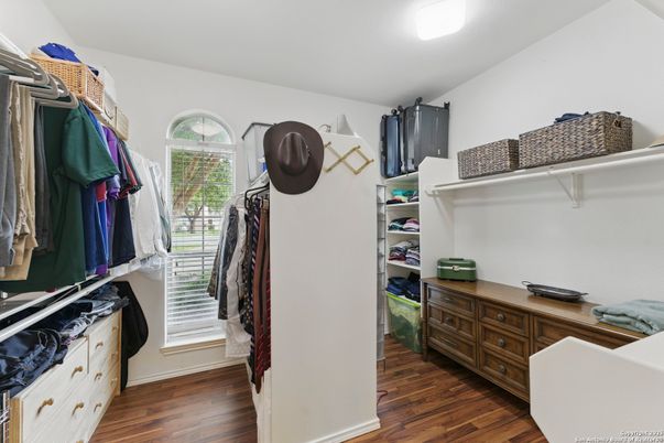 Interior, Walk-in Closets, Wood Texture Flooring