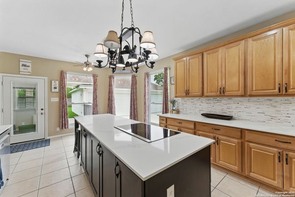 Chandelier, Interior, Kitchen