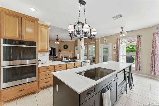 Chandelier, Interior, Kitchen, Recessed Lighting, Stainless Steel Appliances