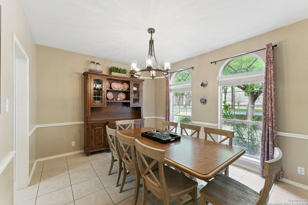 Chandelier, Dining room, Interior