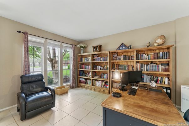Home Office, Interior