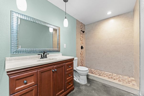 Bathroom, Interior, Pendant Lights, Recessed Lighting