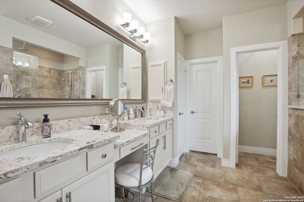 Bathroom, Dual Sink Vanities, Interior