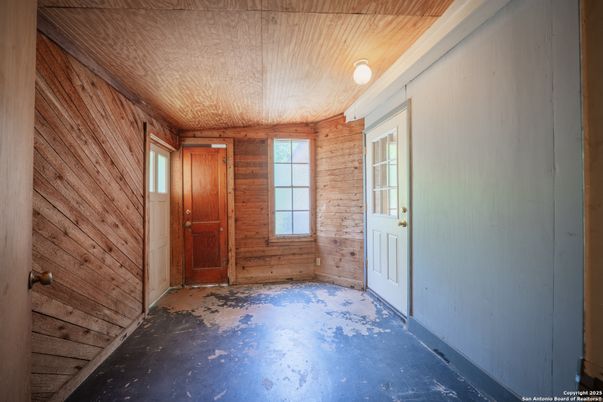 Empty room, Interior, Wooden Ceilings, Wooden Walls