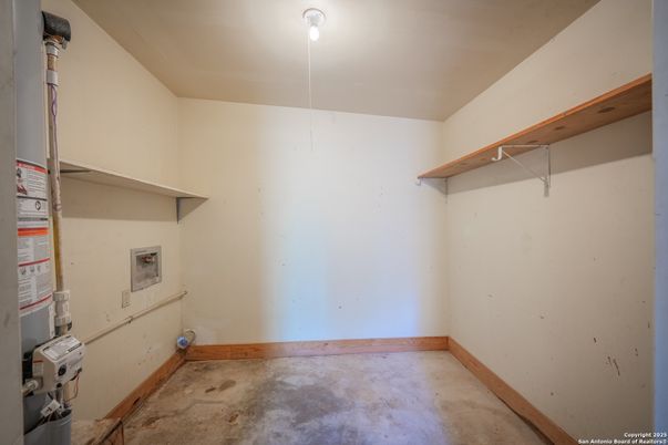 Empty room, Interior, Walk-in Closets