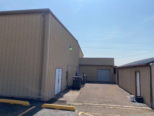 Detached Garage, Exterior