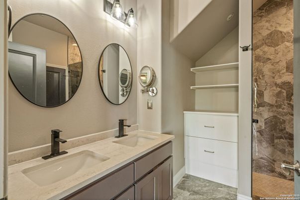 Bathroom, Dual Sink Vanities, Interior