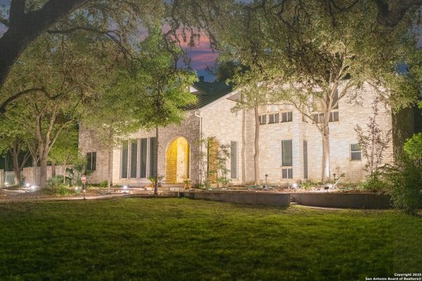 Backyard, Exterior, Facade, Brick Facade, French Provincial