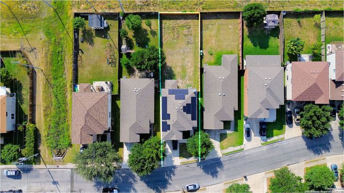 Exterior, Drone