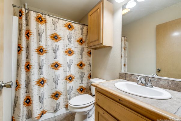 Bathroom, Interior, Tile Countertops