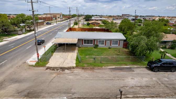 Exterior, Drone