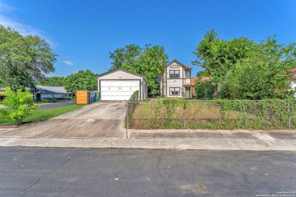Detached Garage, Exterior