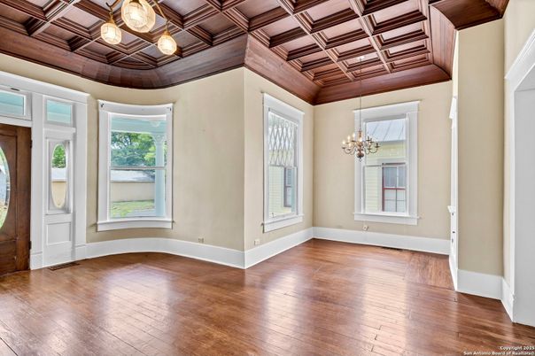 Chandelier, Empty room, Interior, Pendant Lights, Wooden Ceilings, Wood Texture Flooring