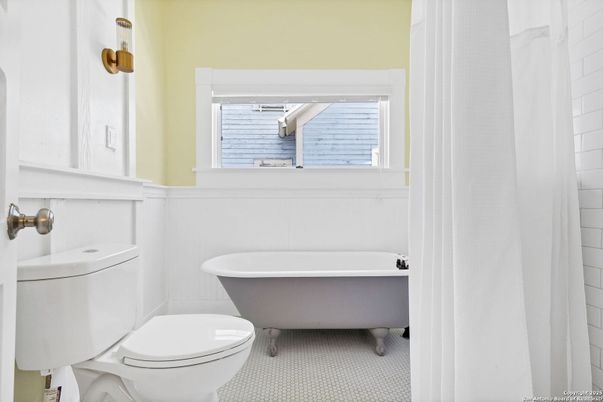 Bathroom, Free Standing Baths, Interior