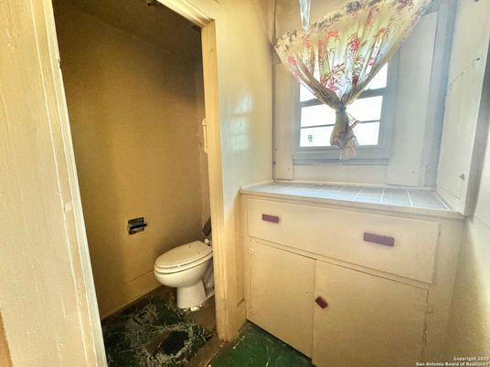Bathroom, Interior, Tile Countertops