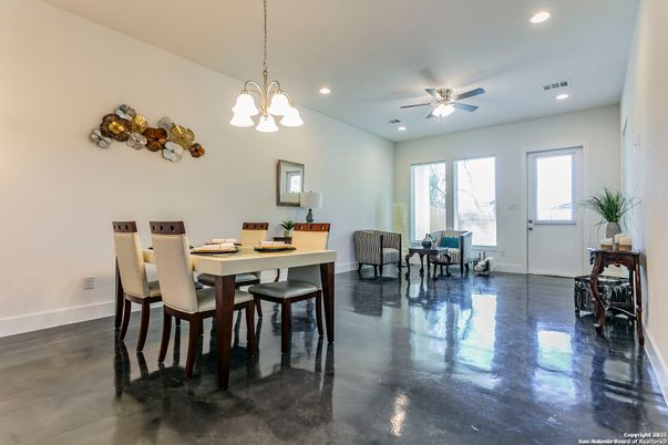 Dining room, Interior, Pendant Lights, Recessed Lighting