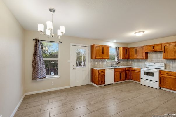 Chandelier, Interior, Kitchen