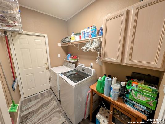 Interior, Washer, Wood Texture Flooring