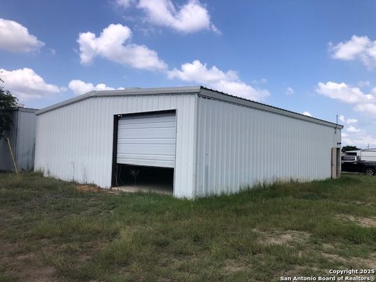 Detached Garage, Exterior