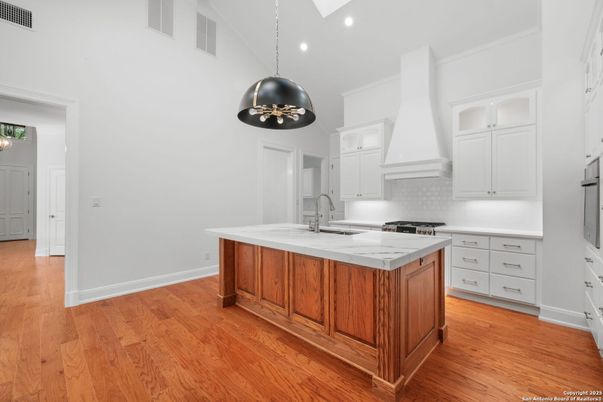Interior, Kitchen, Pendant Lights, Recessed Lighting, Wood Texture Flooring