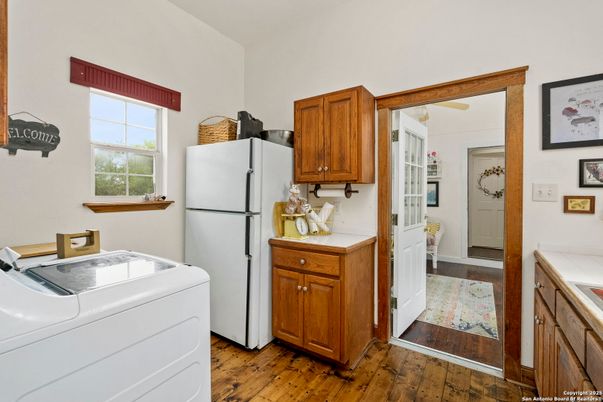 Interior, Washer, Wood Texture Flooring