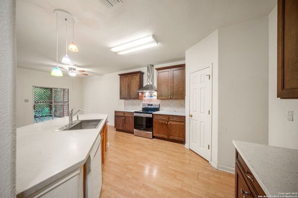 Interior, Kitchen, Pendant Lights, Wood Texture Flooring