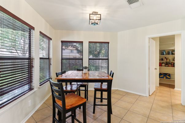 Dining room, Interior