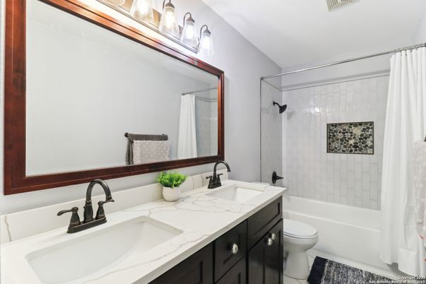Bathroom, Dual Sink Vanities, Interior