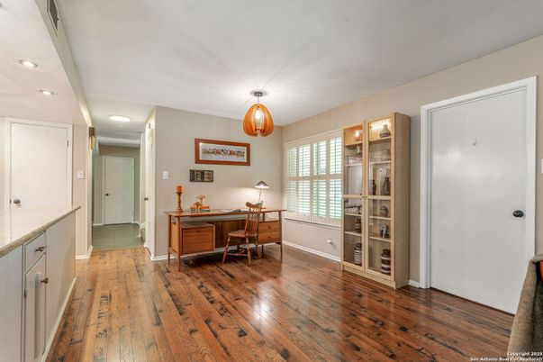 Home Office, Interior, Recessed Lighting, Wood Texture Flooring