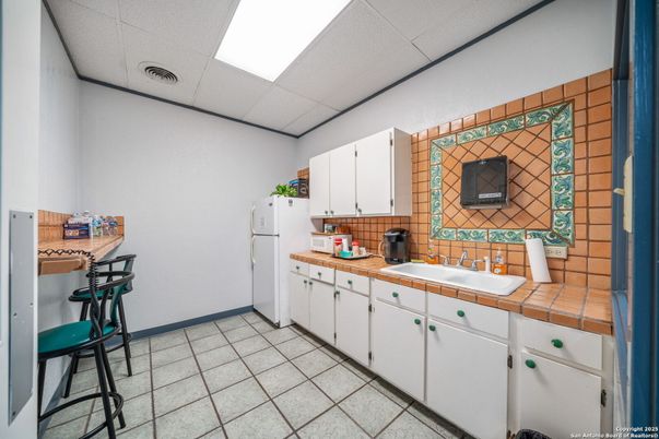 Interior, Kitchen, Recessed Lighting, Tile Countertops