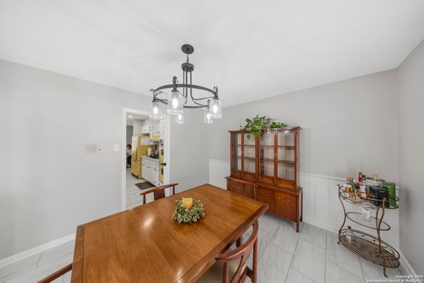 Chandelier, Dining room, Interior, Pendant Lights